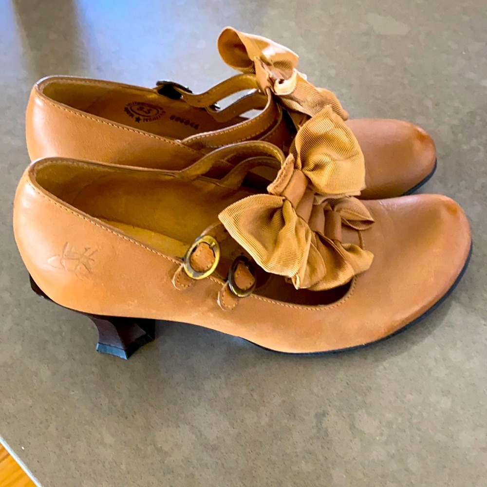 Fluevog pumps with bows 8